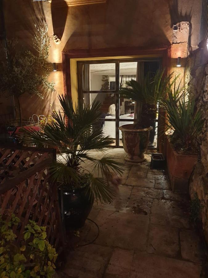la villageoise, chambre troglodyte pitoresque au cœur du village Rognes Extérieur photo
