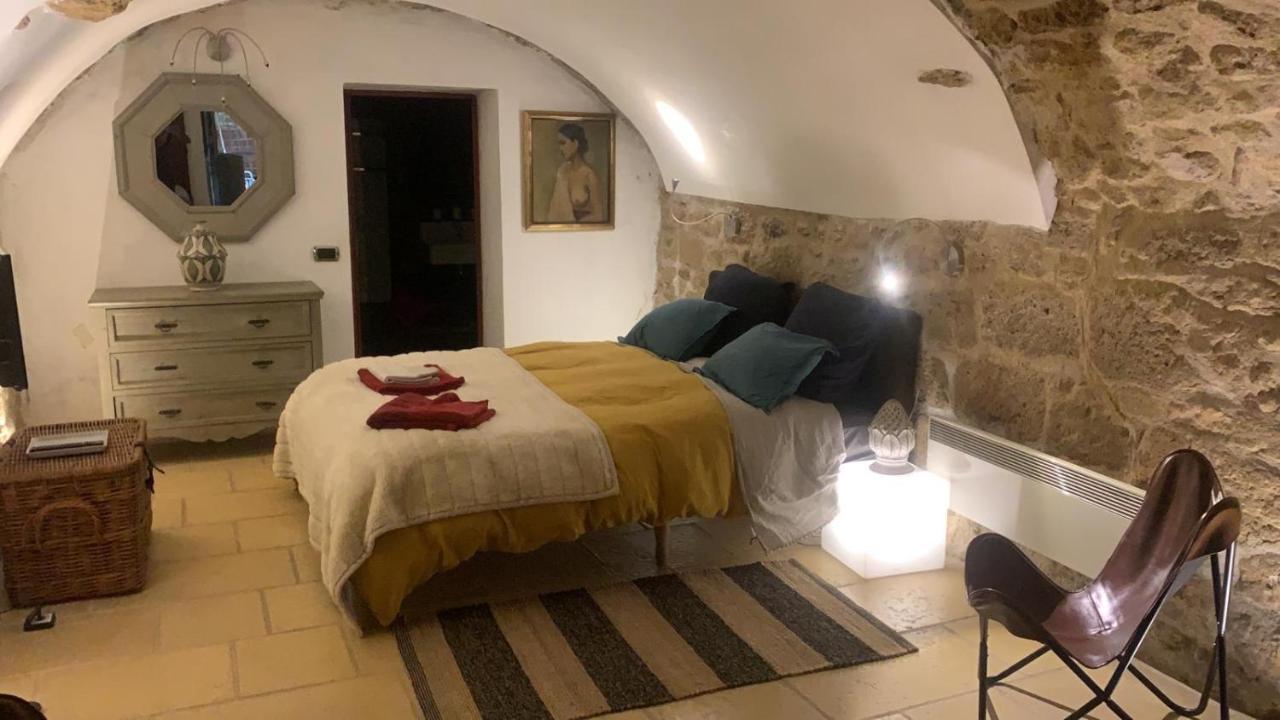 la villageoise, chambre troglodyte pitoresque au cœur du village Rognes Extérieur photo