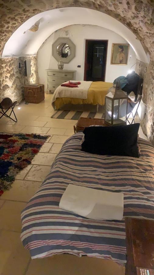la villageoise, chambre troglodyte pitoresque au cœur du village Rognes Extérieur photo