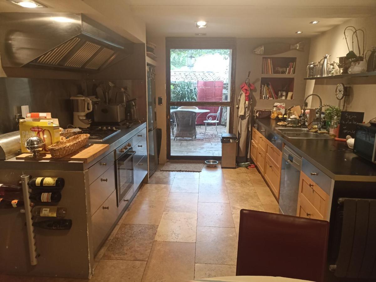 la villageoise, chambre troglodyte pitoresque au cœur du village Rognes Extérieur photo