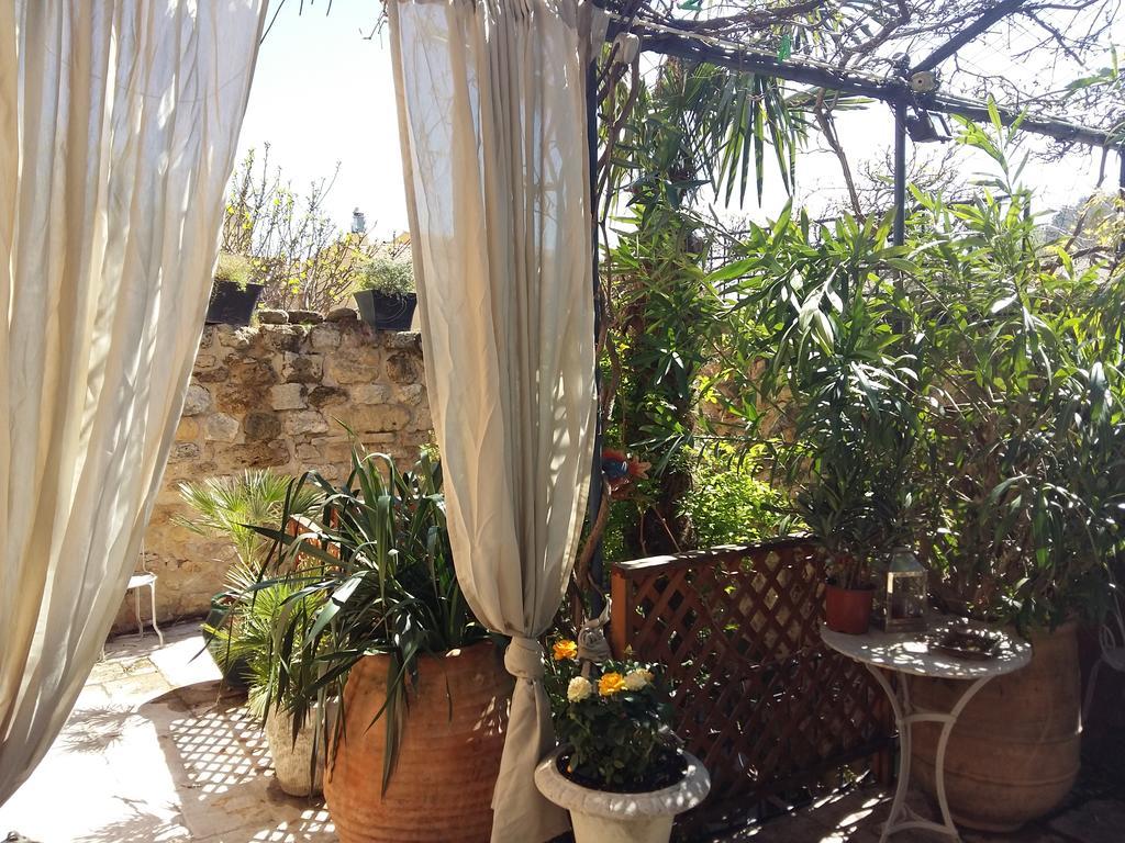 la villageoise, chambre troglodyte pitoresque au cœur du village Rognes Extérieur photo